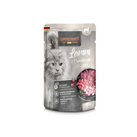 Aquapet Leonardo Lamb & Cranberries 85g wet cat food pouch featuring a fluffy cat and a bowl of lamb and cranberry-flavored pâté
